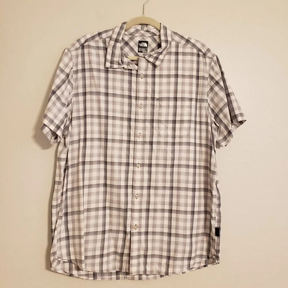 The North Face Mens button down size XL